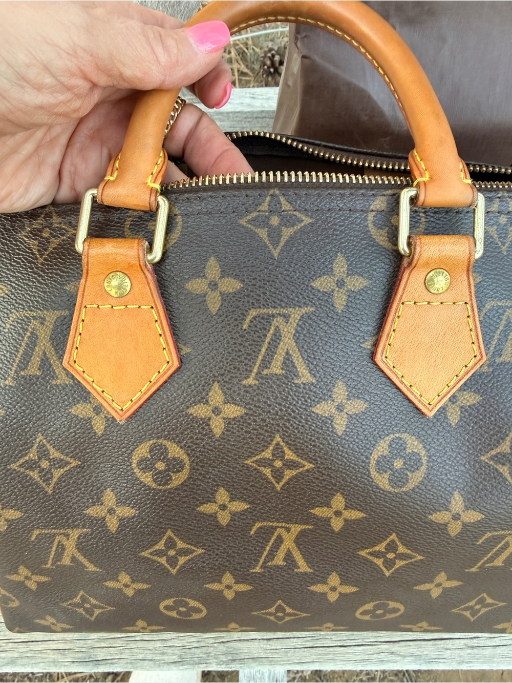 Authentic Louis Vuitton Monogram Speedy 25 - Picture 13 of 15